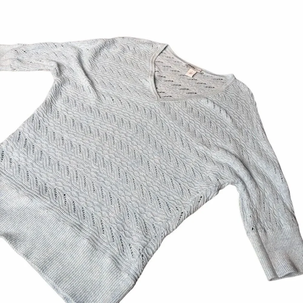 White House Black Market Vneck Dolman 3/4 sleeve sweater - Lt Blue Sz Large